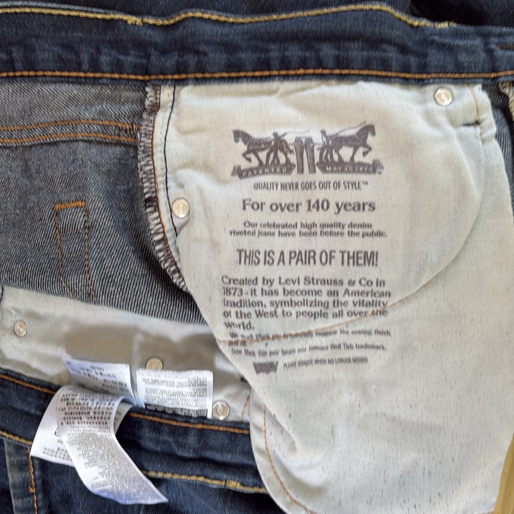 2 pair of Levi's Denim 569 Jeans 36x32. On new with tags. - Picture 7 of 8